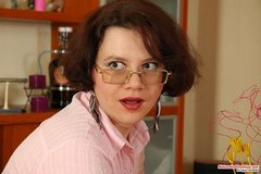 Порно: Жесткий секс со зрелой мамочкой лучшего друга, фото 1